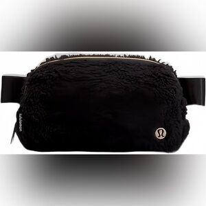 Lululemon Everywhere Fleece Belt Bag